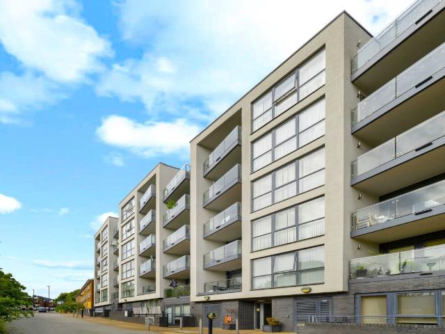 Francis Court, Weld Place, Bounds Green N11, 2 bed flat to rent, £2,100 pcm | PrimeLocation