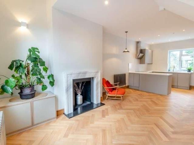 Francis Road, London, E10