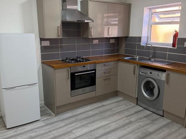 Francis Road, Leyton E10, 1 bed flat to rent, £1,550 pcm | PrimeLocation