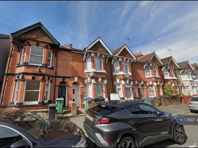 Francis Road, Watford, WD18 3 bed end of terrace house to rent £2,395 pcm £553 pw