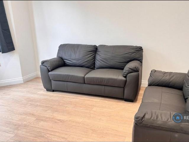 Francis Road, Watford, WD18 4 bed end of terrace house to rent £2,295 pcm £530 pw