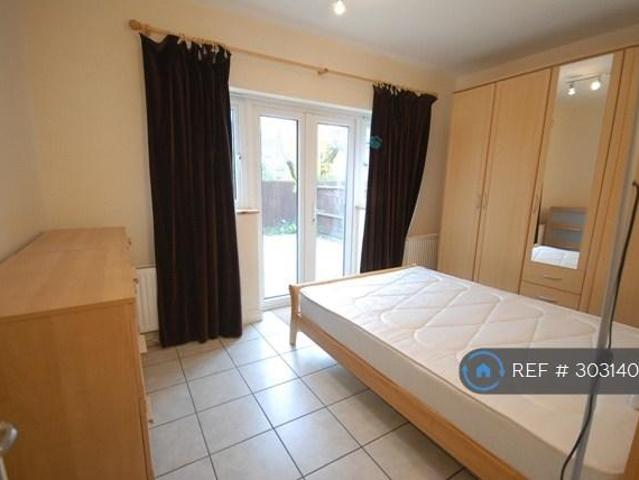 Franciscan Road, London, SW17 1 bed flat to rent £1,755 pcm £405 pw