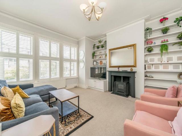 Franciscan Road, London SW17 4 bed maisonette to rent £3,800 pcm £877 pw