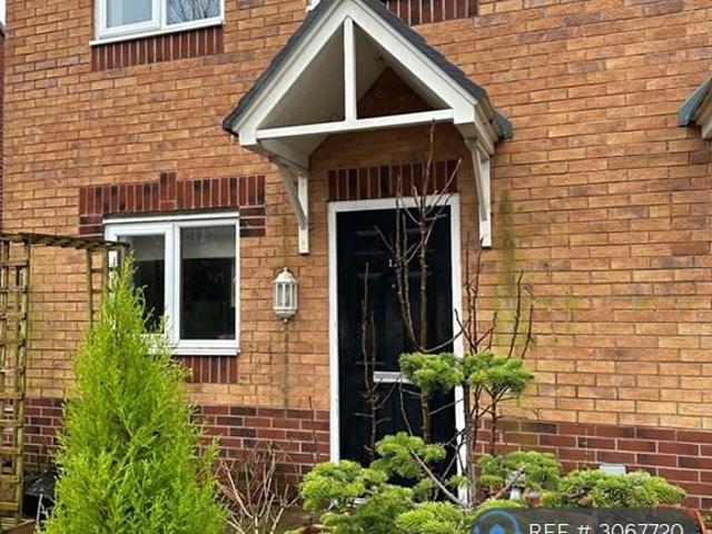 Frank Birchall Close, Manchester, M40 3 bed semi detached house to rent £1,490 pcm £344 pw