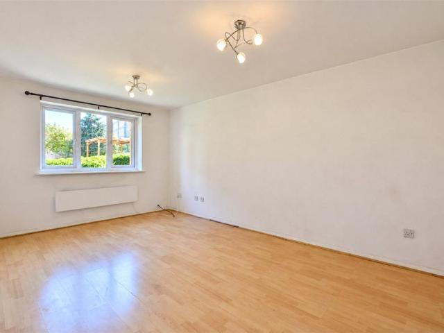 Frank Burton Close, London, SE7 1 bed apartment to rent £1,525 pcm £352 pw