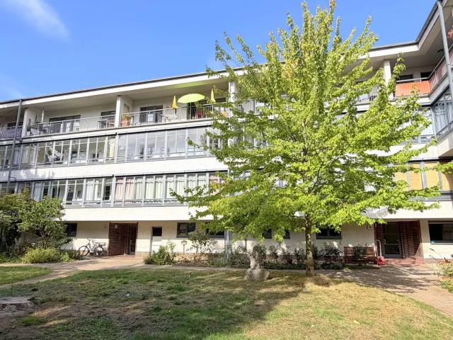 Frankfurt, Dornbusch: Charmante 3 Zi. Wohnung mit Wintergarten & Mansardenzimmer ab sofort