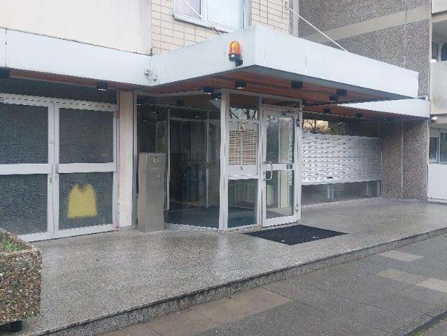 FRANKFURT DORNBUSCH: Schöne und helle 2 ZW mit Balkon NEUES LAMINAT