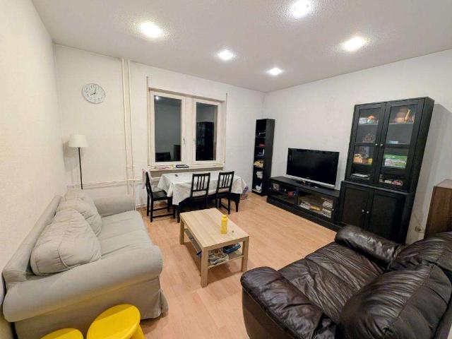 FRANKFURT ECKENHEIM: Schöne und helle 3 ZW mit EBK kleine WE Altbau
