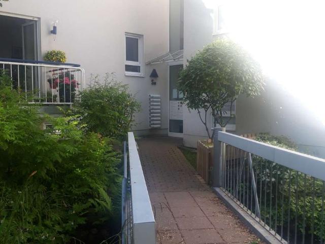 FRANKFURT ECKENHEIM: Tolle und helle 2 ZW in gepflegter Liegenschaft