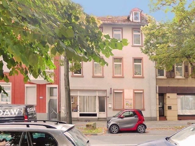 Frankfurt Unterliederbach: Jahrhundertwende 2 Familienhaus Wohnfläche ca. 160 m² Gewerbefläche ca. 65 m²