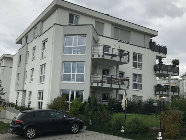 Frankfurter Berg: Hochwertige 2 Zimmer Wohnung inkl. EBK+TG mit Taunusblick teilmöbiliert