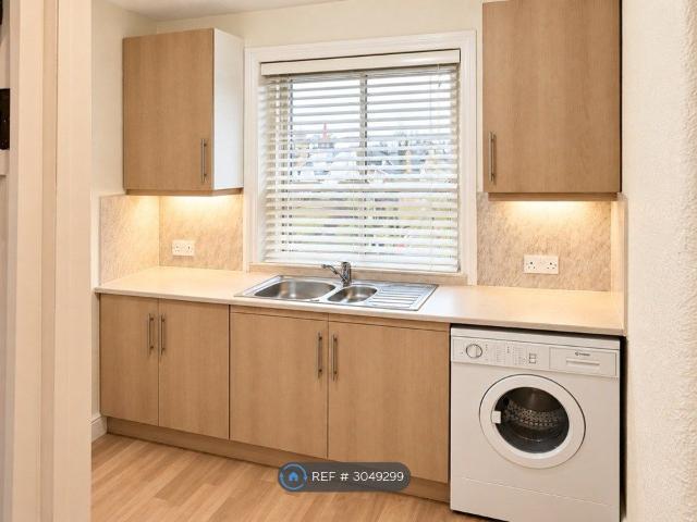 Frankiln Road, Harrogate HG1, 2 bed flat to rent, £839 pcm | PrimeLocation