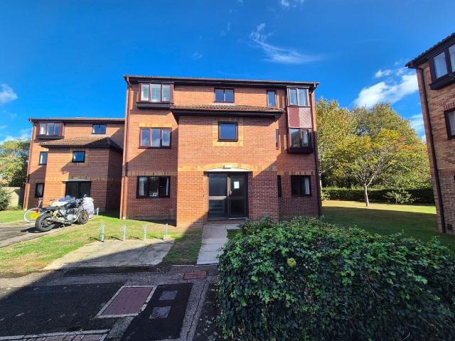 Franklyn Close, Abingdon, Oxfordshire OX14, 1 bed flat to rent, £1,100 pcm | PrimeLocation