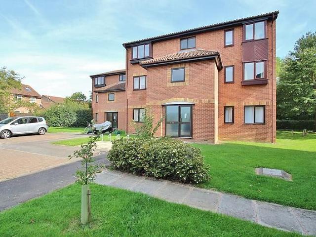 Franklyn Close, Abingdon, Oxfordshire OX14, 1 bed flat to rent, £1,100 pcm | PrimeLocation