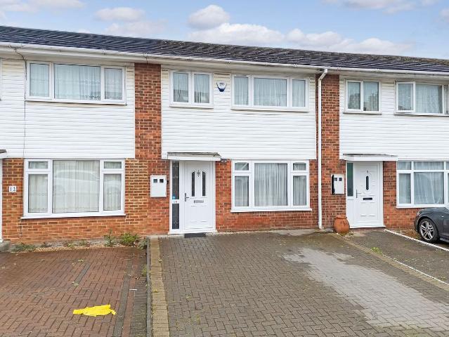 Franklyn Gardens, Ilford IG6, 3 bed terraced house to rent, £2,100 pcm | PrimeLocation