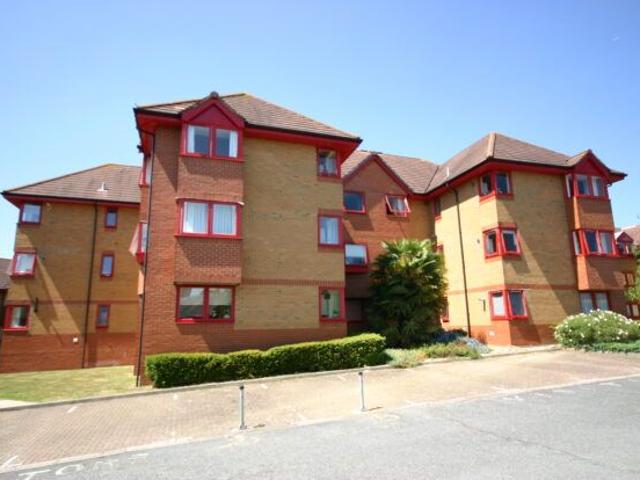 Franklynn Road, Haywards Heath RH16, 2 bed property to rent, £1,275 pcm | PrimeLocation