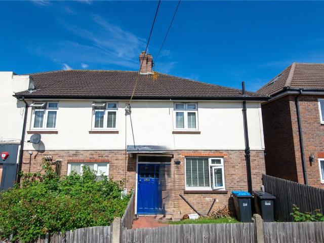 Franklynn Road, Haywards Heath, Sussex RH16, 2 bed maisonette to rent, £1,400 pcm | PrimeLocation