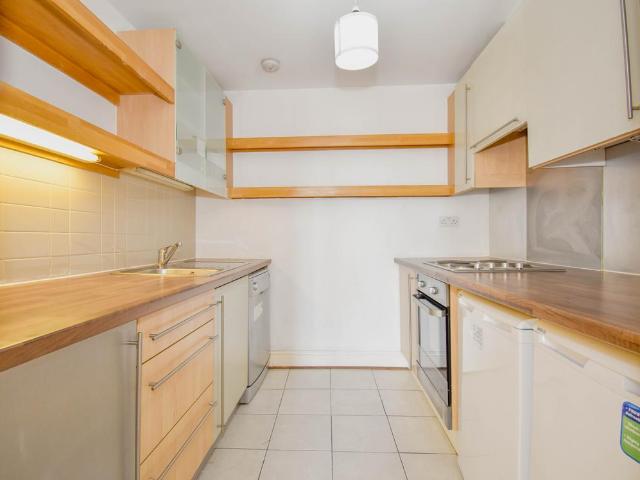 Franklin Building, London E14 3 bed apartment to rent £3,467 pcm £800 pw