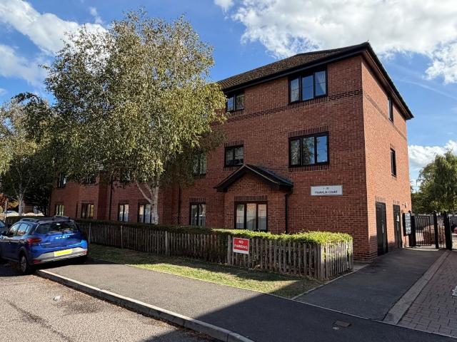 Franklin Court, Whetstone Road, Farnborough, Hants GU14, 1 bed flat to rent, £1,050 pcm | PrimeLocation