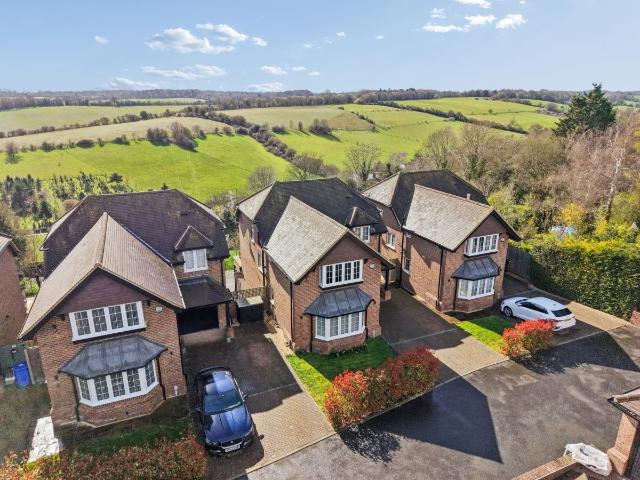 Franklin Close, Chesham HP5, 4 bed detached house to rent, £3,750 pcm | PrimeLocation
