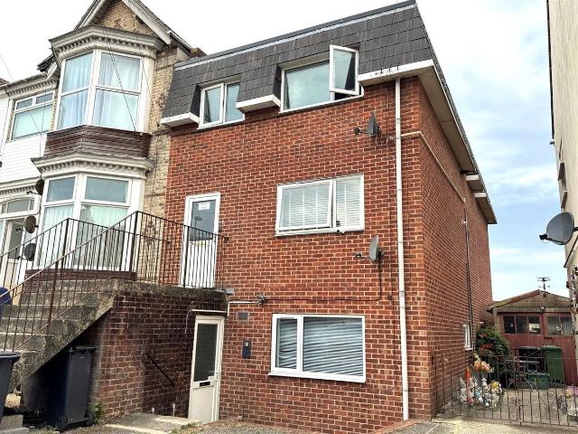 Franklin Road, Weymouth DT4, 2 bed flat to rent, £900 pcm | PrimeLocation