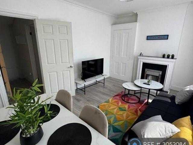 Frant Road, Thornton Heath, CR7 2 bed terraced house to rent £2,400 pcm £554 pw