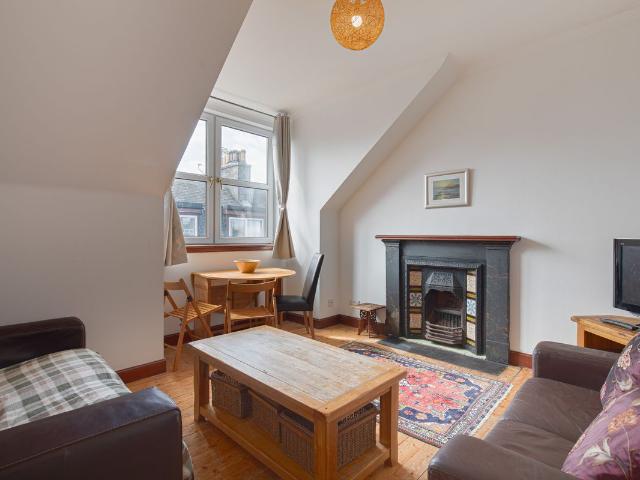 Fraser Street, Aberdeen AB25, 2 bed flat to rent, £800 pcm | PrimeLocation