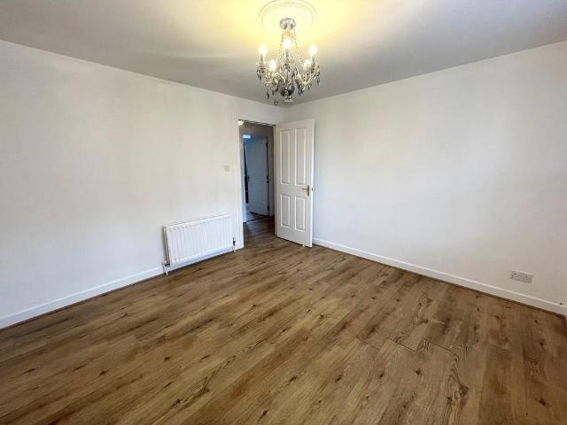 Fraser Place, The City Centre. 2 bed flat to rent £725 pcm £167 pw