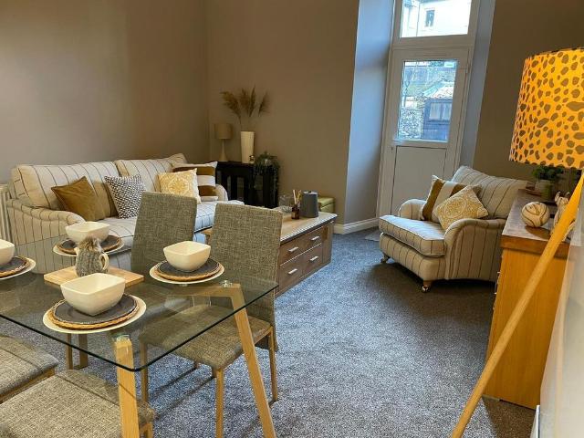 Fraser Road, City Centre, Aberdeen, AB25 5 bed terraced house to rent £2,614 pcm £603 pw