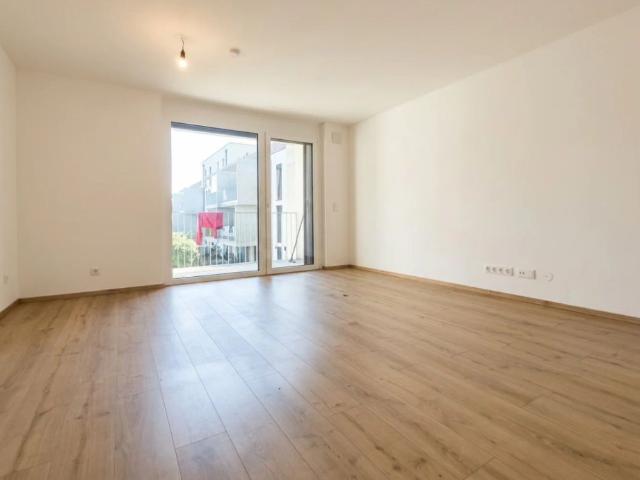 Freundlich & Geräumig 4 Zimmer Wohnung mit Loggia und Garage in 1220 Wien