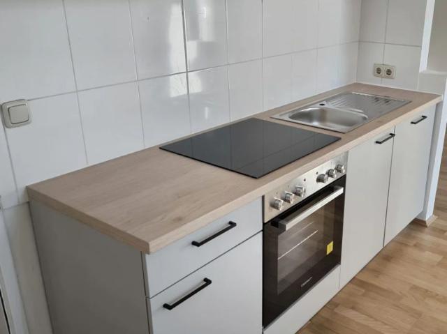 Freundliche 1 Zimmer Wohnung mit Schöcklblick & neuer Küche und neue Böden