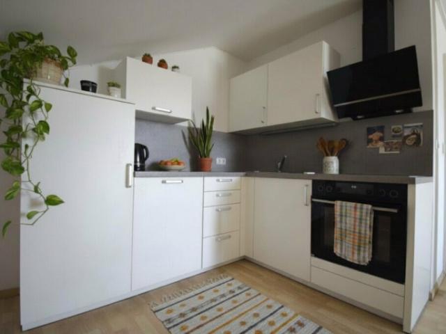 Freundliche 1 zimmerwohnung im dachgeschoss