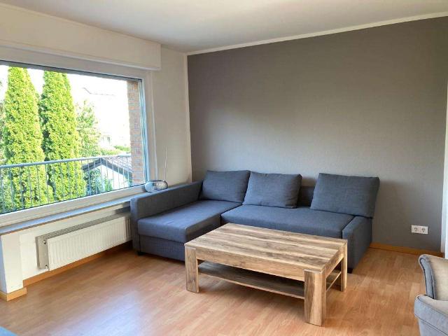 freundliche, 2018 vollständig renovierte 2 Zimmer Wohnung mit Balkon in Langenfeld