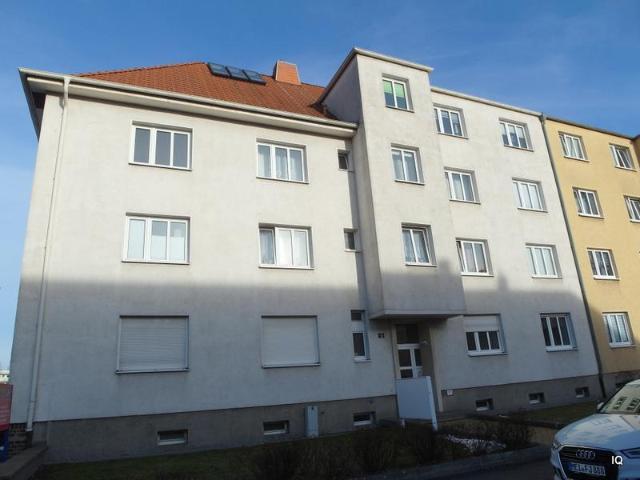 Freundliche 2 Zimmer Wohnung im 1.OG mit Laminatboden & Badewanne * Möbel können übernommen werden