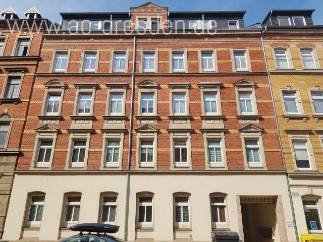 Freundliche 2 Zimmer Wohnung in kernsaniertem Gründerzeithaus im Lutherviertel