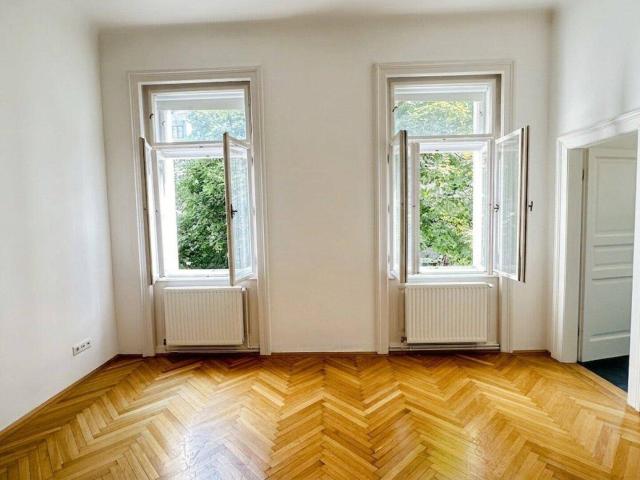 SOMMERAKTION: Halbe Maklerprovision sparen bis 31.8.! Freundliche 2 Zimmer Altbauwohnung mit Einbauküche und Hof Grünblick in 1030 Toplage – Möglichkeit des Balkonanbaus