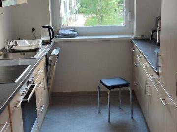 Freundliche 2 Zimmerwhg. in herrlicher Sonnenlage im Grünen – mit Balkon & Garage!