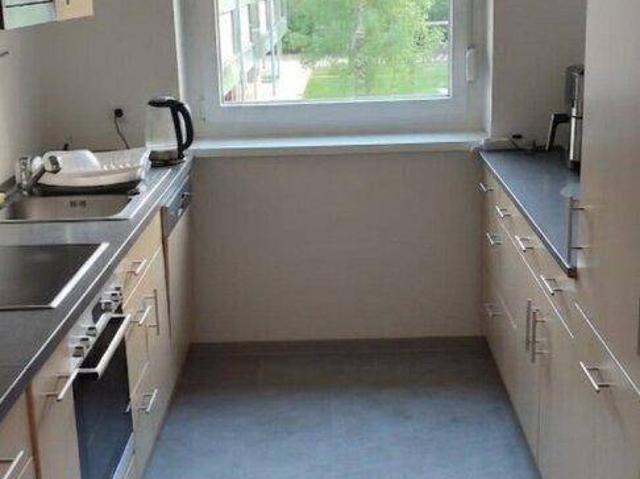 Freundliche 2 Zimmerwhg. in herrlicher Sonnenlage im Grünen – mit Balkon & Garage!
