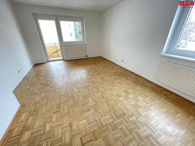 freundliche 2 zimmerwhg. in herrlicher sonnenlage im grünen – mit balkon & garage!