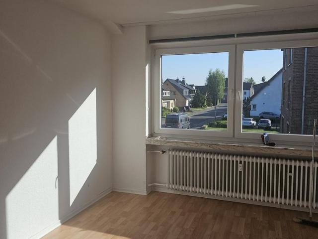 Freundliche 2,5 Zimmer Wohnung mit Balkon