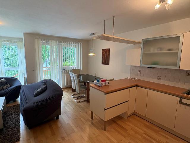 Freundliche 3 Zimmer Wohnung mit Terrasse und Garten