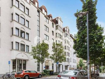 Freundliche 3 Zimmer Wohnung mit Balkon und Tiefgarage in der Mainzer Neustadt