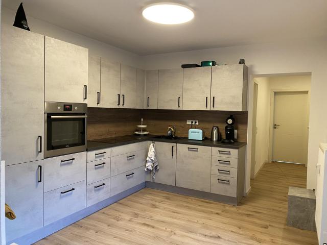 Freundliche 3 Zimmer Wohnung mit Einbauküche und Balkon in zentraler Lage