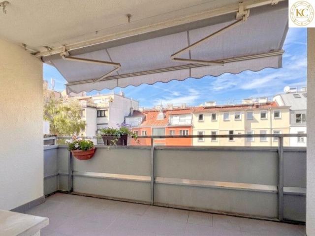 Freundliche 3 Zimmer Wohnung mit großzügiger Loggia