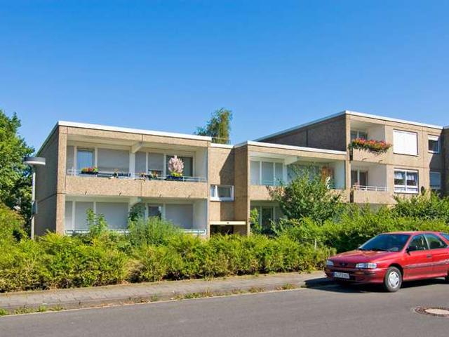 Freundliche 3 Zimmer Wohnung mit moderem Badezimmer und Balkon in Neuss Derikum