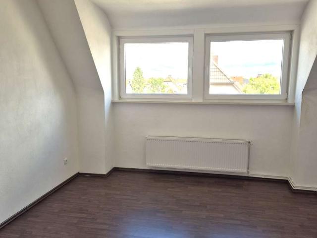 Freundliche 3 Zimmer Wohnung unter dem Dach