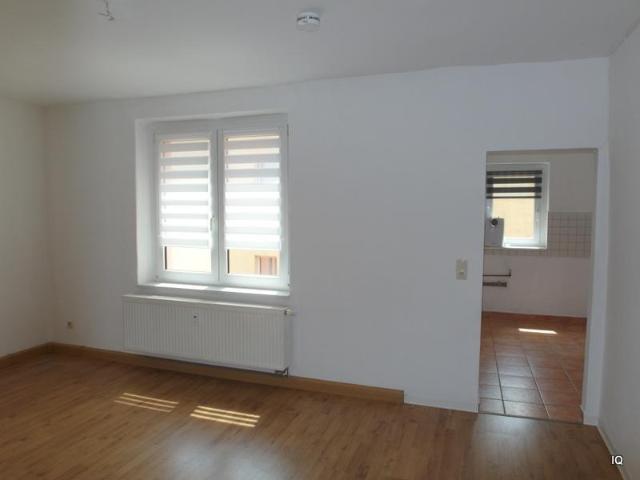 Freundliche 3,5 Zimmer Wohnung mit Laminatboden und Badewanne * ruhige Lage Blick in die Gärten