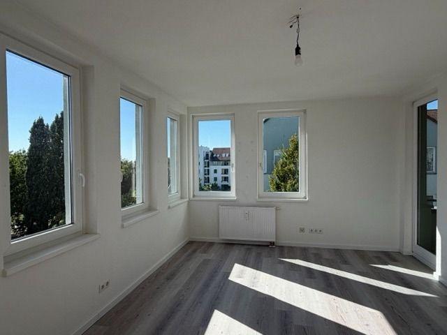 Freundliche Familienwohnung mit Balkon und EBK im schönen Berlin Karow!