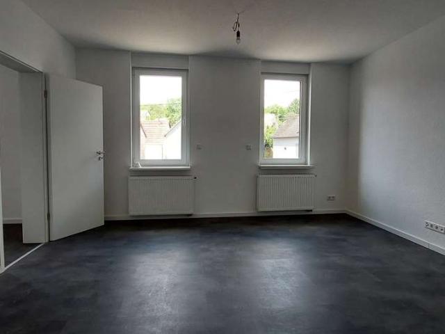 Freundliche, helle 4ZKB Wohnung mit EBK und Terrasse für 2 3 Personen in Alsheim, kernsaniert
