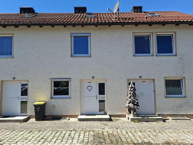 Freundliches Reihenmittelhaus mit Garten und Terrasse